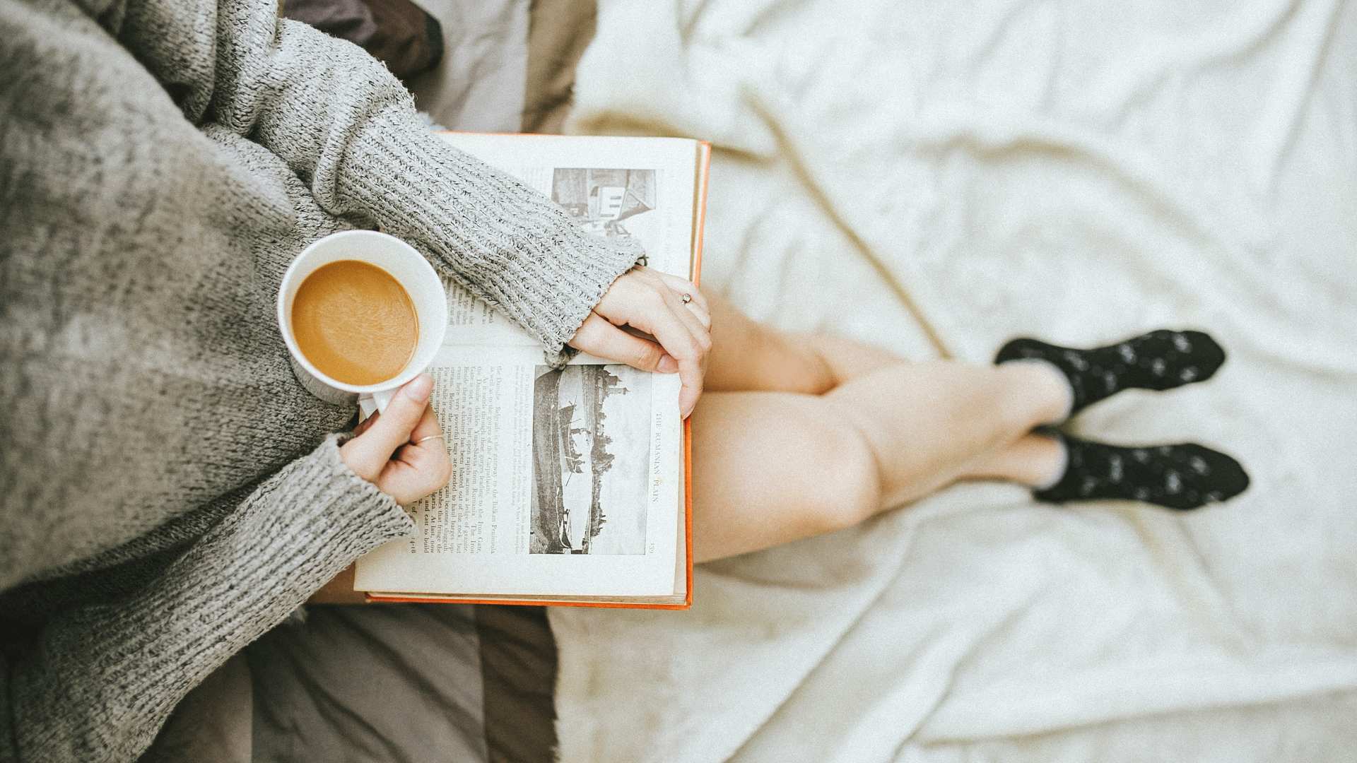 donna che svolge rituali di benessere quixy